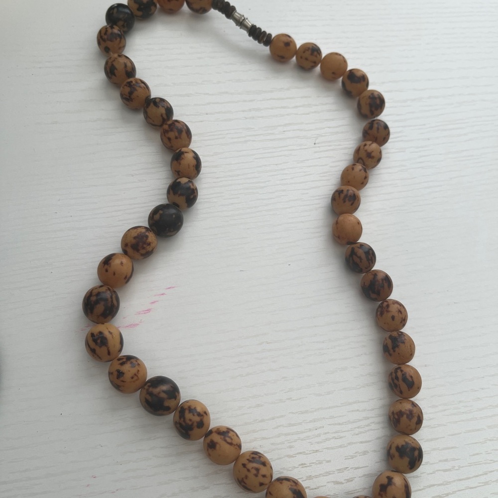 Hawaiian Pukka Beaded Necklace 🦋🦋🦋🦋🦋🦋🦋🦋🦋🦋🦋 LAST DAY